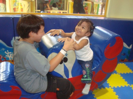 see saw with Kuya Aiden!